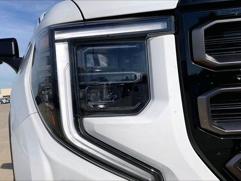 Used 2023 GMC Sierra 1500 AT4X image 39