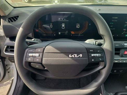 New 2026 Kia K4 FWD image 14