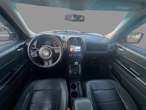 Used 2015 Jeep Patriot High Altitude AWD/4WD image 23