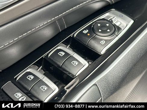 Used 2025 Kia Sorento SX image 23