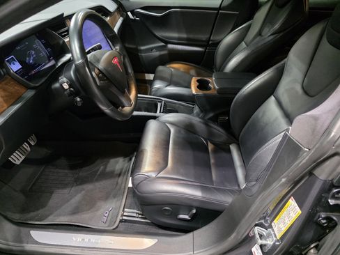 Used 2020 Tesla Model S Long Range Plus image 9