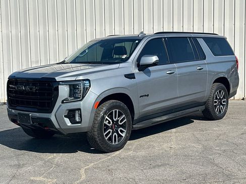 Used 2024 GMC Yukon XL AT4 w/ Technology Package AWD/4WD image 2
