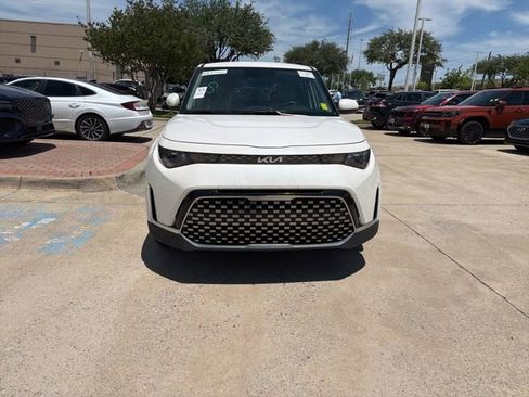 Certified 2024 Kia Soul EX FWD image 3