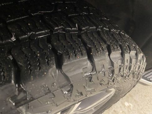 Used 2022 Ford Expedition Limited image 30