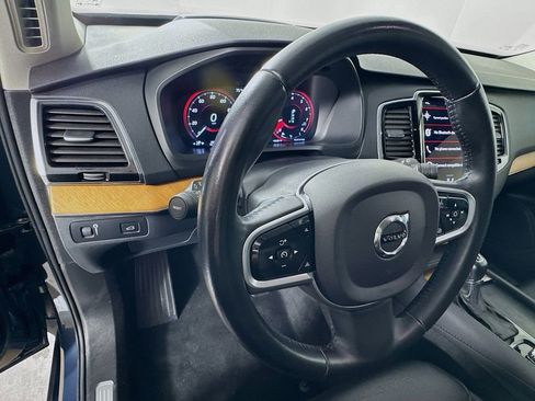 Used 2022 Volvo XC90 T6 Momentum w/ Advanced Package image 11