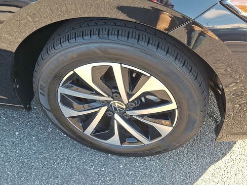 Used 2024 Volkswagen Jetta S image 9