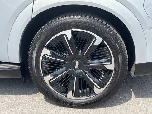 Used 2025 Cadillac Escalade IQ Sport 2 AWD/4WD image 11
