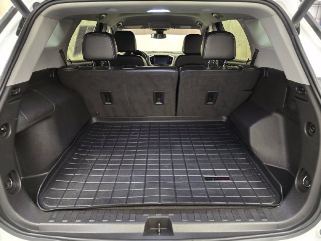 Used 2023 GMC Terrain SLT AWD/4WD image 31