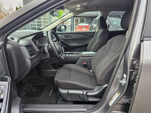 Used 2024 Nissan Rogue S AWD/4WD image 17