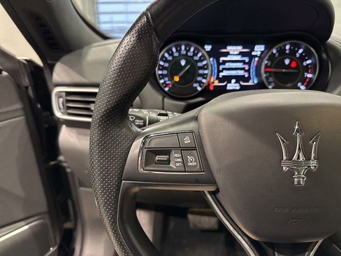 Used 2022 Maserati Levante Modena image 34