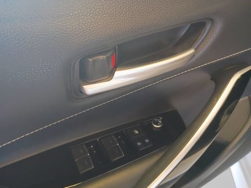 Used 2019 Toyota Corolla XSE FWD image 18