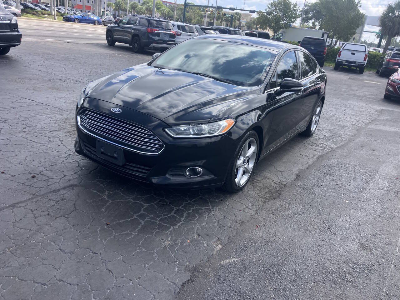 Used 2016 Ford Fusion SE w/ Equipment Group 201A FWD image 5