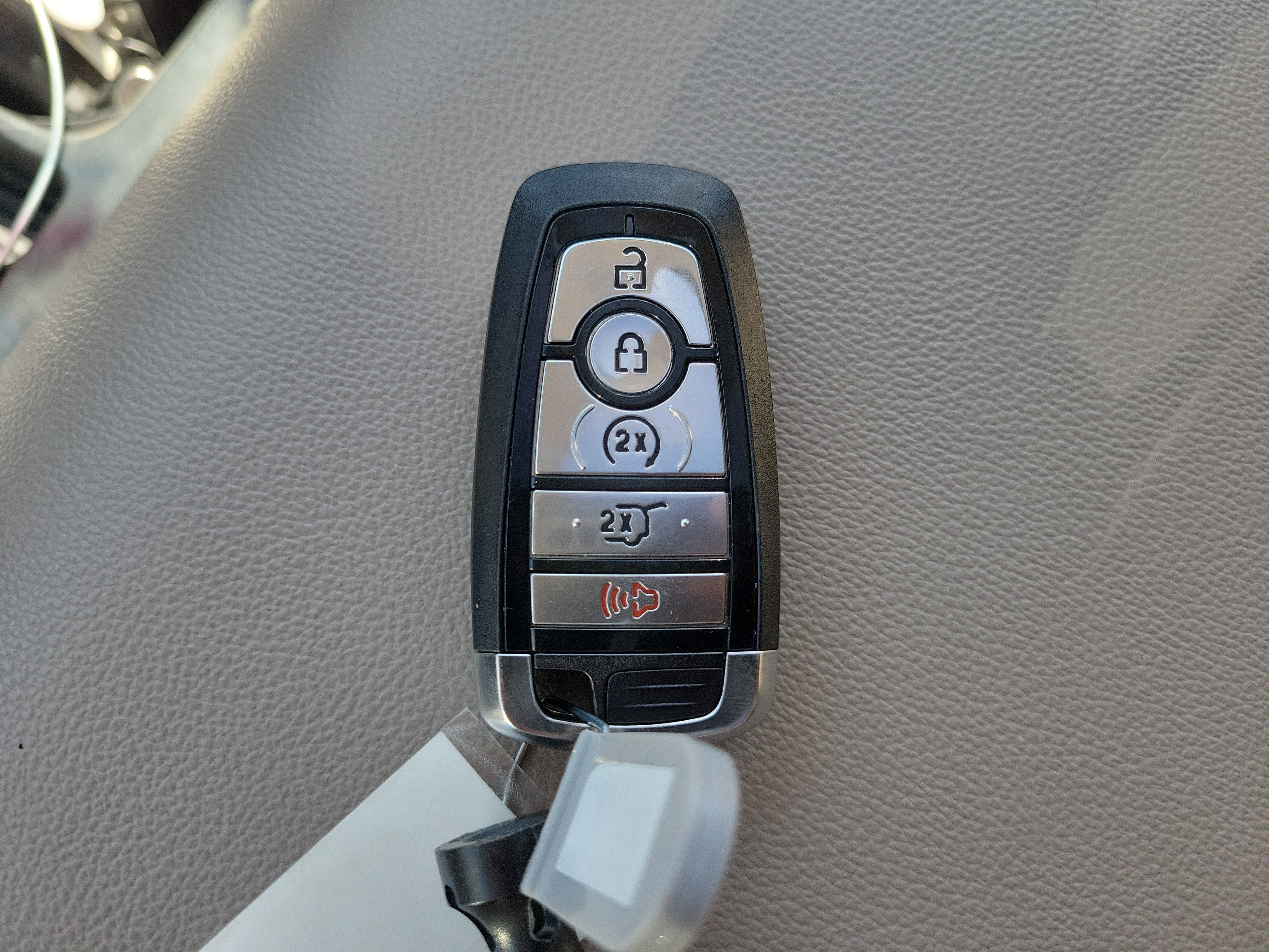 Certified 2024 Ford Expedition XLT RWD image 28