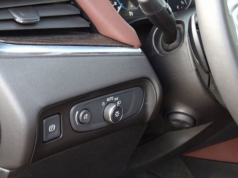 Used 2018 Buick Enclave Avenir w/ Avenir Technology Package image 18