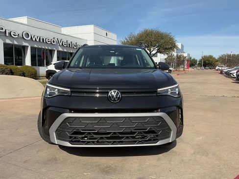 Used 2025 Volkswagen Taos S image 3