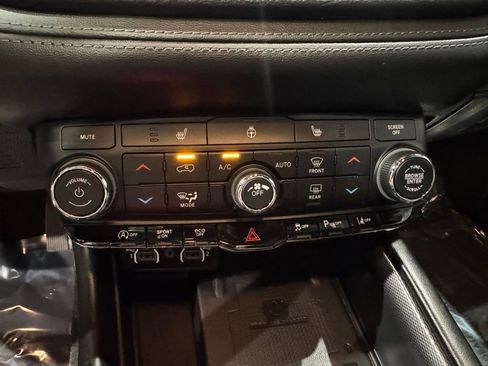 Used 2022 Dodge Durango GT AWD/4WD image 22