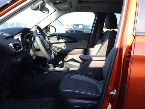 Used 2022 Chevrolet TrailBlazer LT w/ Sun and Liftgate Package AWD/4WD image 10