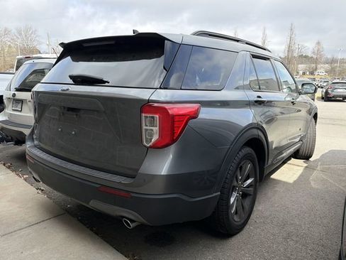 Used 2023 Ford Explorer XLT w/ Equipment Group 202A image 5