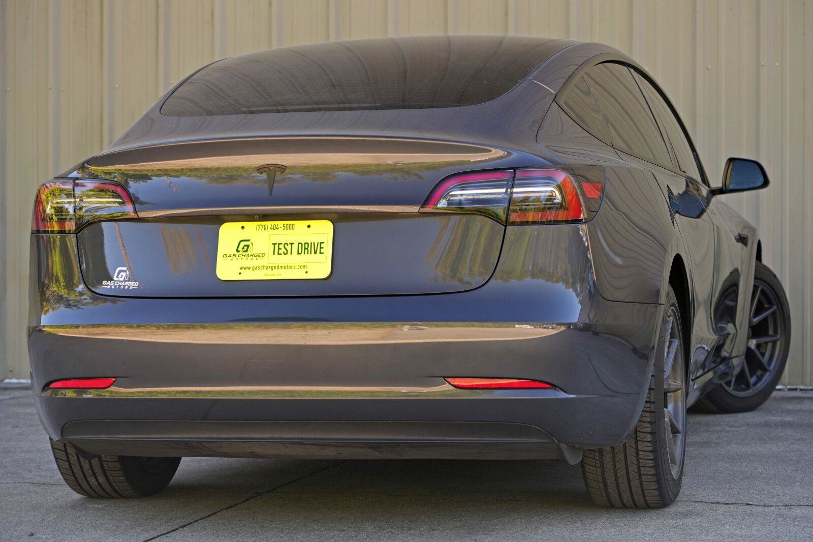 Used 2023 Tesla Model 3 Standard Range RWD image 4