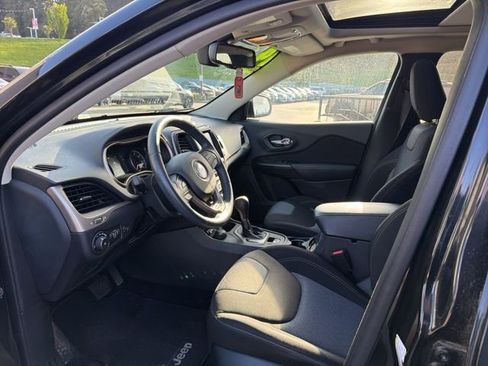 Used 2014 Jeep Cherokee Latitude w/ Comfort/Convenience Group AWD/4WD image 9