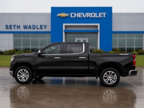 Used 2025 Chevrolet Silverado 1500 LTZ AWD/4WD image 4