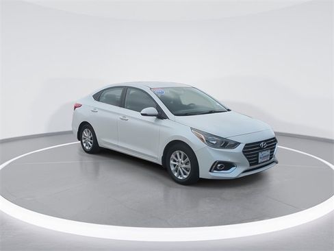 Used 2021 Hyundai Accent SEL image 2