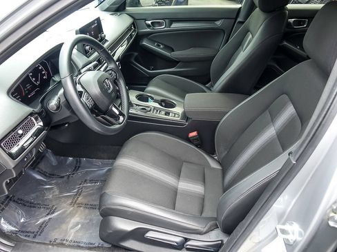 Used 2025 Honda Civic Sport image 10