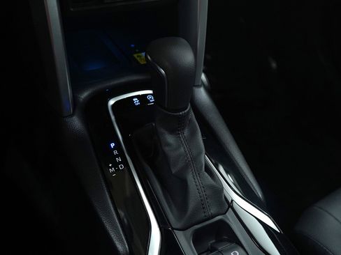 Used 2022 Toyota Corolla Cross XLE image 24