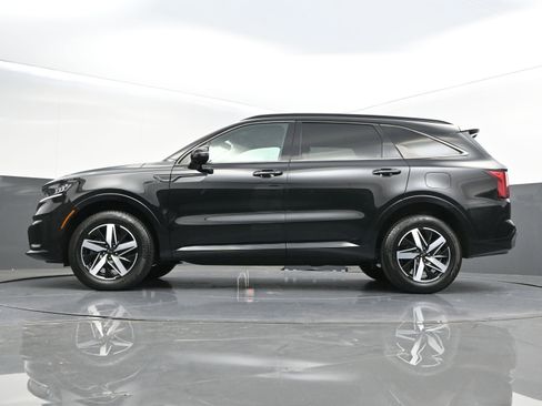 Used 2021 Kia Sorento EX w/ Panoramic Sunroof Package image 45