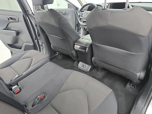 Used 2023 Toyota Highlander L image 11