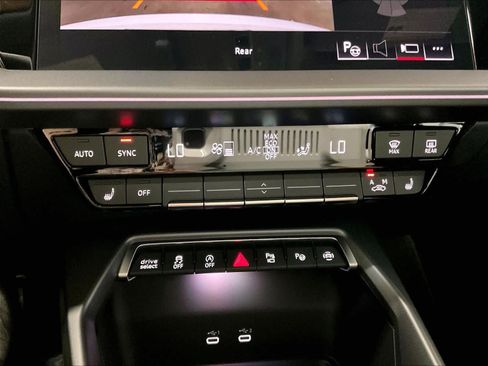 Used 2025 Audi A3 2.0T Premium image 32