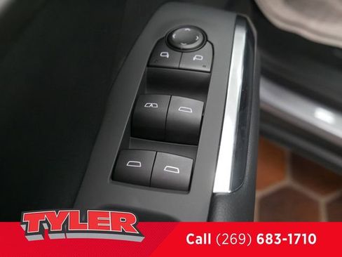 New 2025 Chevrolet Traverse LT w/ Driver Confidence Package image 21