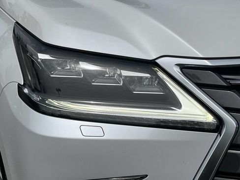 Used 2019 Lexus LX 570 4WD w/ Luxury Package image 9