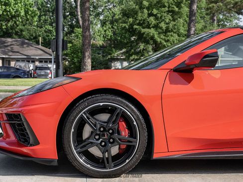 Used 2024 Chevrolet Corvette Stingray Premium Cpe w/ Z51 Performance Package RWD image 4