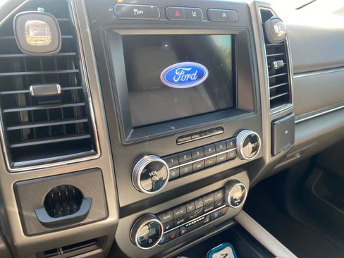 Used 2021 Ford Expedition XLT RWD image 13