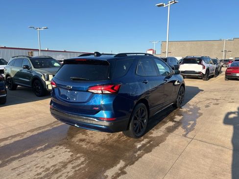 Used 2022 Chevrolet Equinox RS w/ RS Leather Package image 3