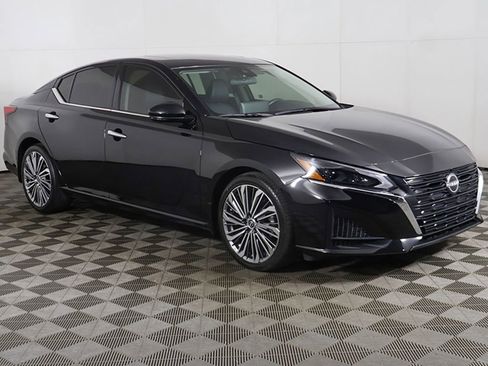 Used 2024 Nissan Altima 2.5 SL FWD image 54