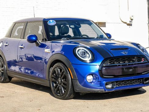 Used 2019 MINI Cooper S w/ Premium Package image 6