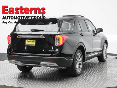Used 2022 Ford Explorer XLT w/ Equipment Group 202A image 5