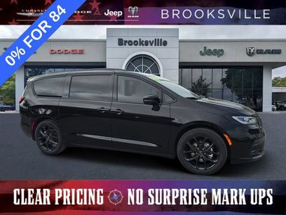 New 2026 Chrysler Pacifica Limited w/ S Appearance Package