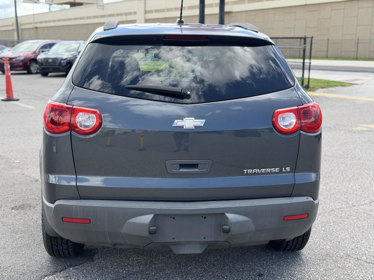 Used 2012 Chevrolet Traverse LS FWD image 5