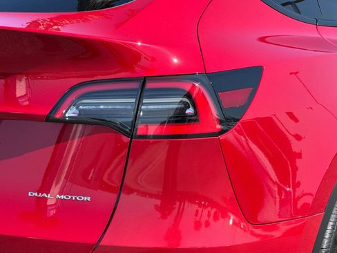 Used 2021 Tesla Model Y Long Range AWD/4WD image 12