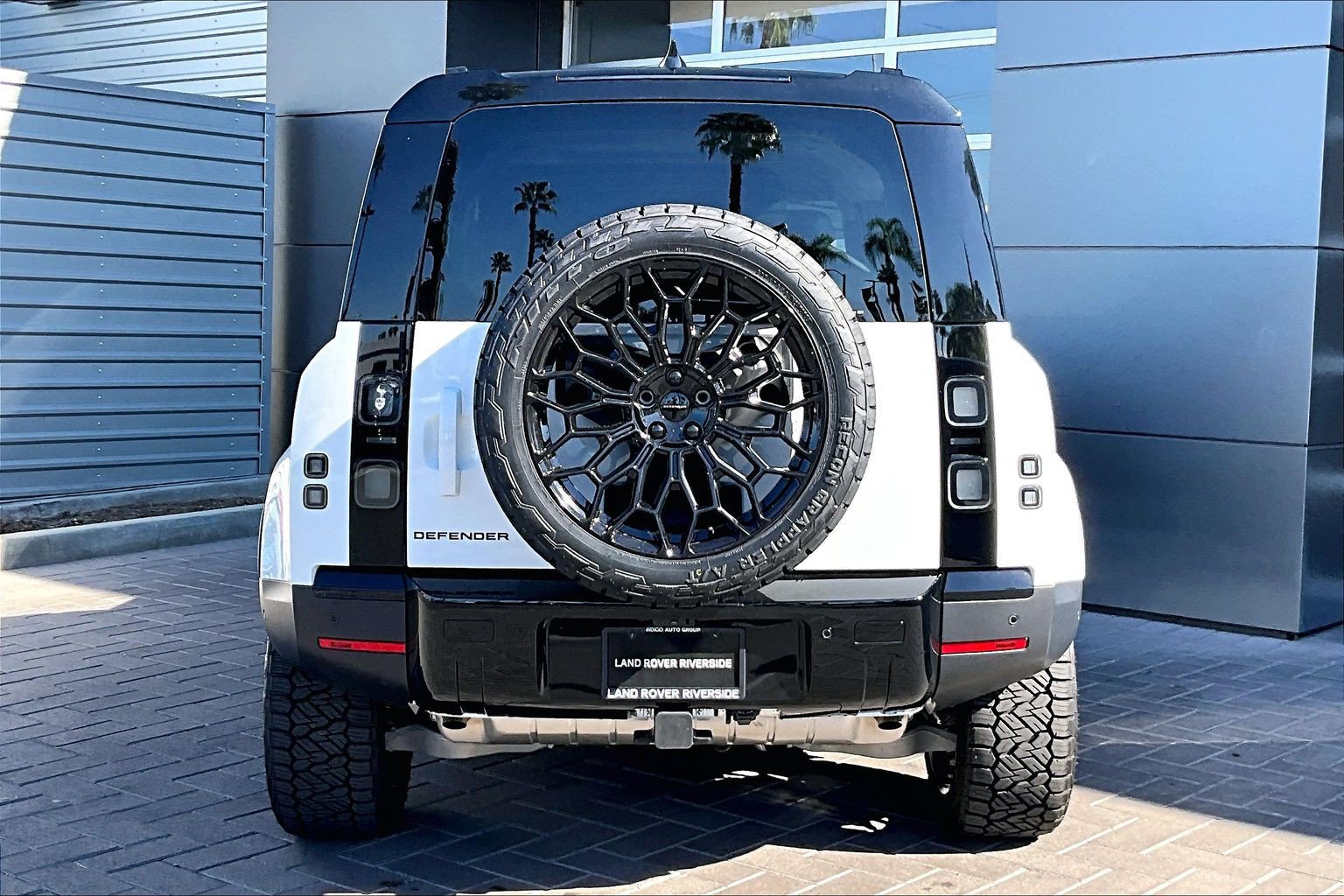 New 2026 Land Rover Defender 110 S AWD/4WD image 4