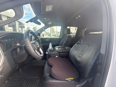 Used 2020 GMC Sierra 1500 SLE w/ SLE Value Package AWD/4WD image 3