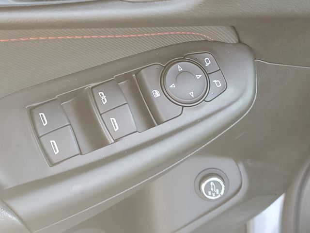 Used 2025 Chevrolet TrailBlazer RS w/ Convenience Package FWD image 17