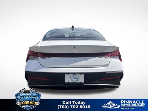Used 2024 Hyundai Elantra SEL FWD image 5