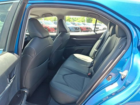 Used 2018 Toyota Camry SE w/ Convenience Package FWD image 10