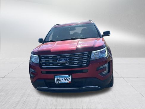 Used 2016 Ford Explorer XLT w/ Equipment Group 202A AWD/4WD image 13