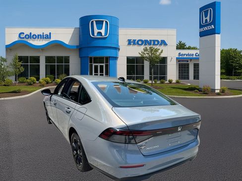 Used 2025 Honda Accord SE image 4