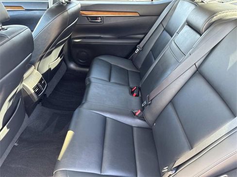 Used 2013 Lexus ES 300h image 13